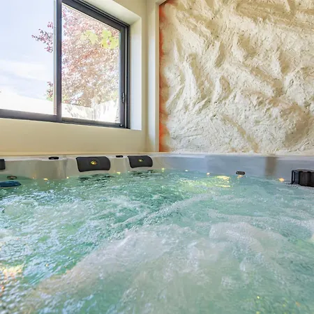 Aux Clefs Des Sacres Le Neufchatel Jacuzzi Et Sauna Apartmán *
